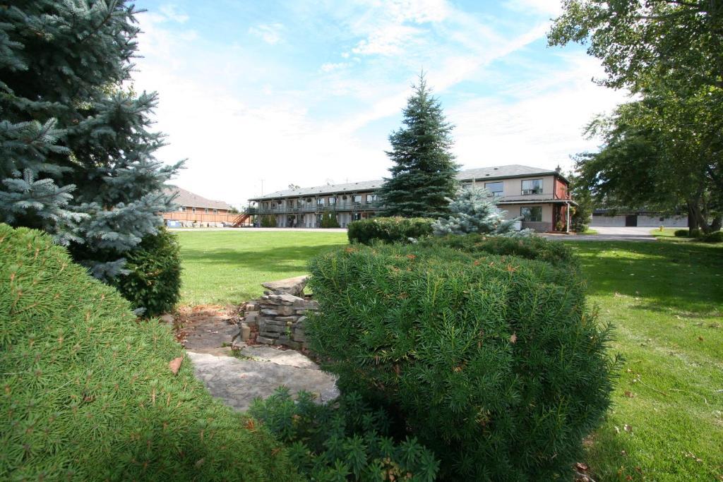 Campbellford River Inn エクステリア 写真