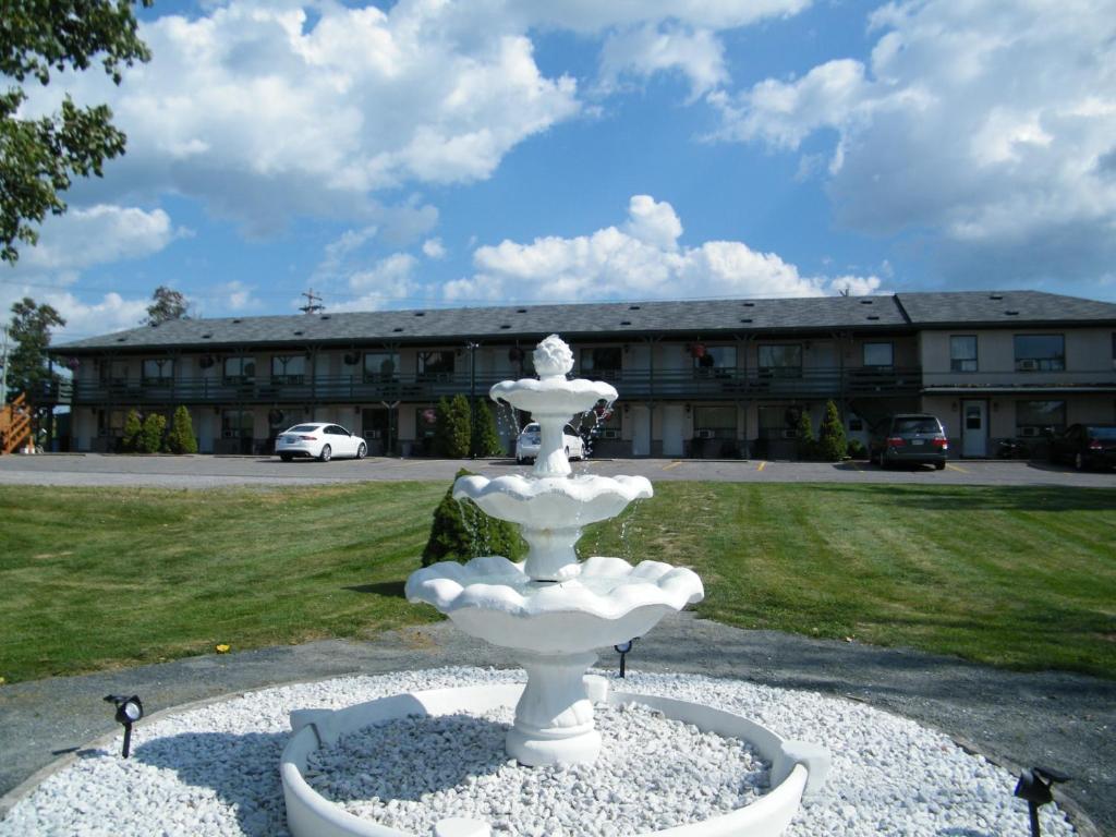 Campbellford River Inn エクステリア 写真